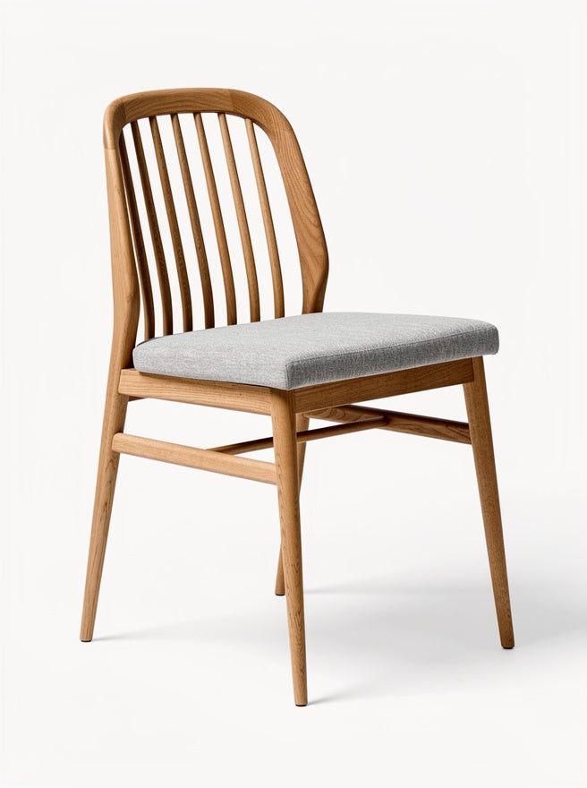 **Technischer Titel:** Moderner Holzstuhl mit gepolsterter Sitzfläche und geschwungenem Rückenstütze